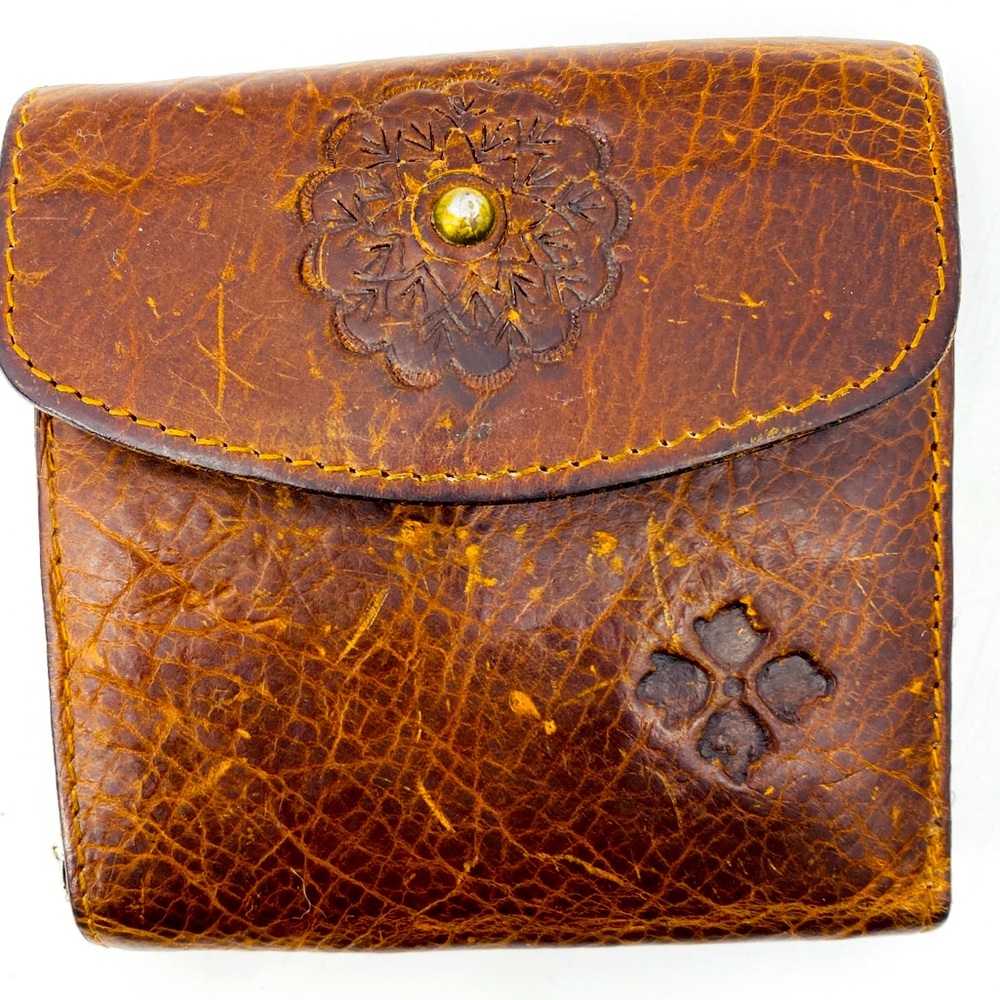Patricia Nash Distressed Vintage Reiti Wallet Cog